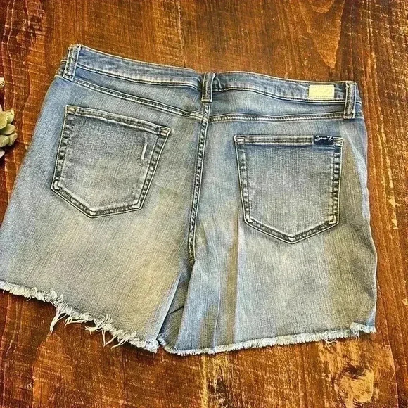 Seven7 | “The Weekend Short”, High Rise & Medium Wash - Picture 3 of 4